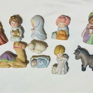 Vintage 1986 1987 Avon Nativity Figurine Set Lot of 14 (see description)